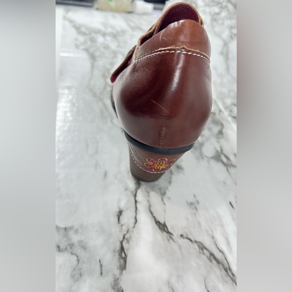 L’ARTISTE leather platform heal shoes - Picture 5 of 16